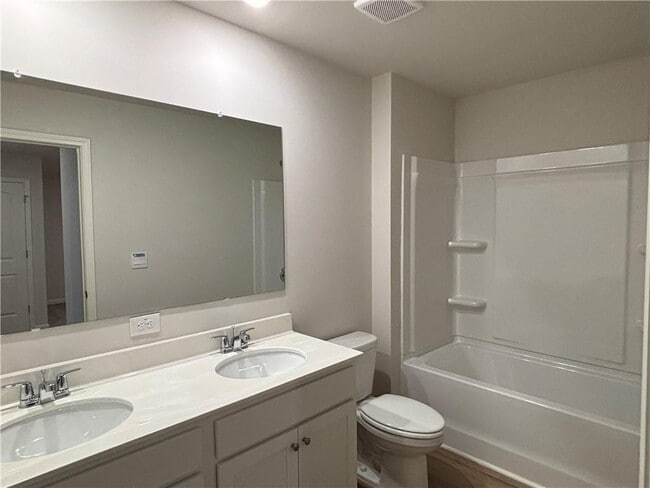Building Photo - 27 Rustin Rdg
