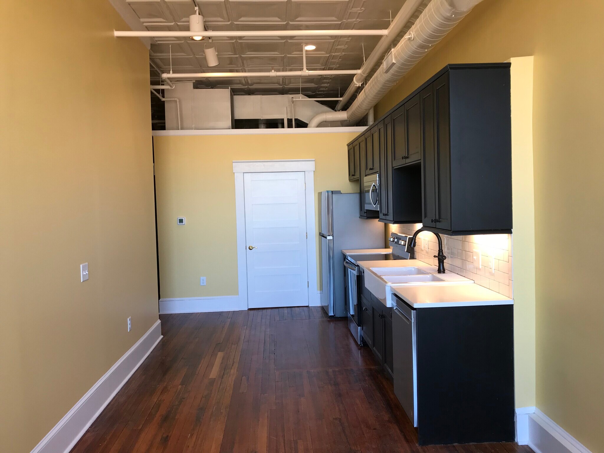 Building Photo - 126 E Innes St