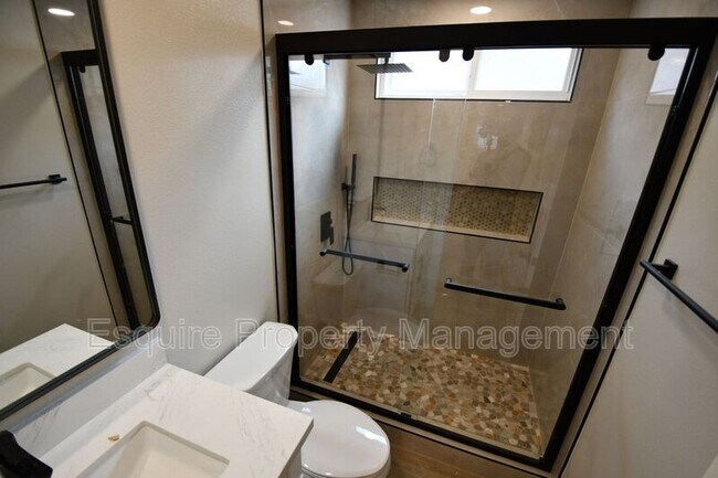 Building Photo - 3621 Miramar Way