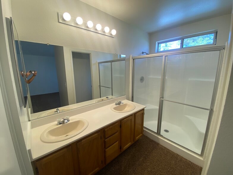 Building Photo - 44263 Tahoe Way