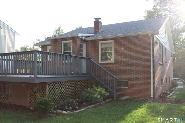 Building Photo - 20 Davis St