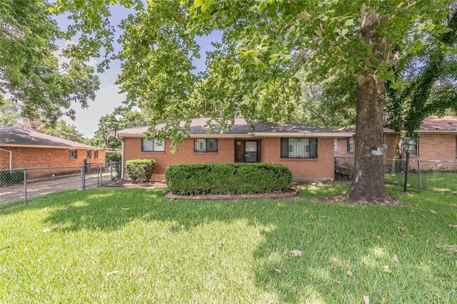 Building Photo - 4341 Kolloch Dr