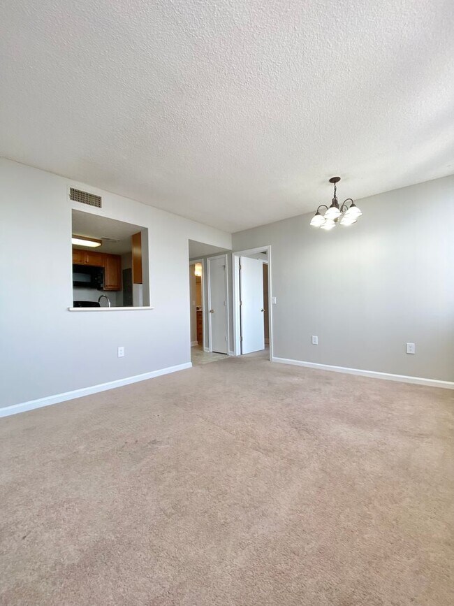 Building Photo - wh502