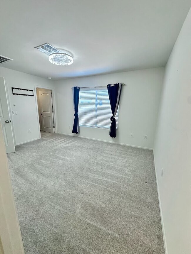Building Photo - Charming 3-Bed/2-Bath House (Rita Ranch Co...