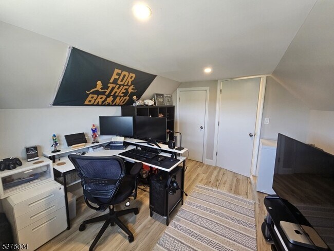 Building Photo - 322 Stuyvesant Ave