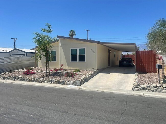 Building Photo - 32373 Chiricahua Dr