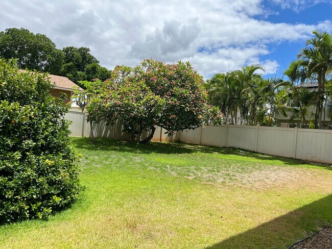 Building Photo - Ewa Gentry Large 2 story - 4 bedrooms, 3 b...