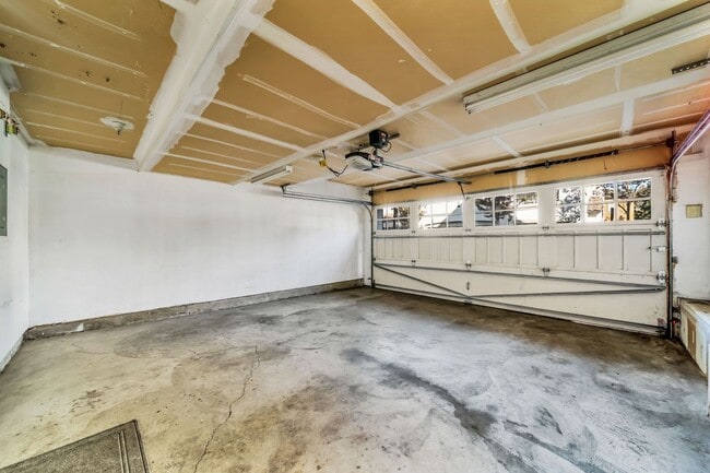 Building Photo - 3-Bedroom Townhome for Rent in Fremont!