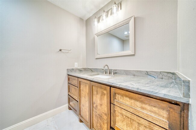 Building Photo - 4406 Mallard Dr