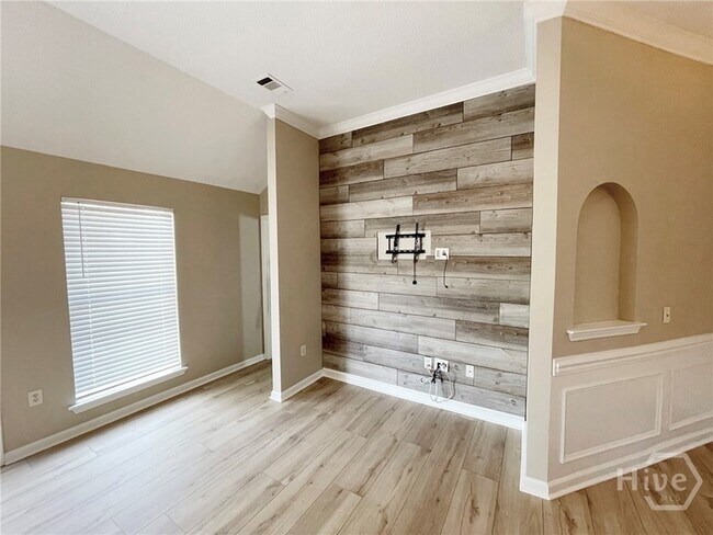 Building Photo - 322 Laurel Hill Cir