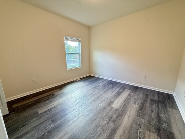 Building Photo - 1582 Hobbs Island Rd SE