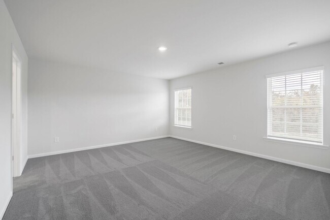 Building Photo - Almost Brand New Home 4 Bedroom with 2.5 b...