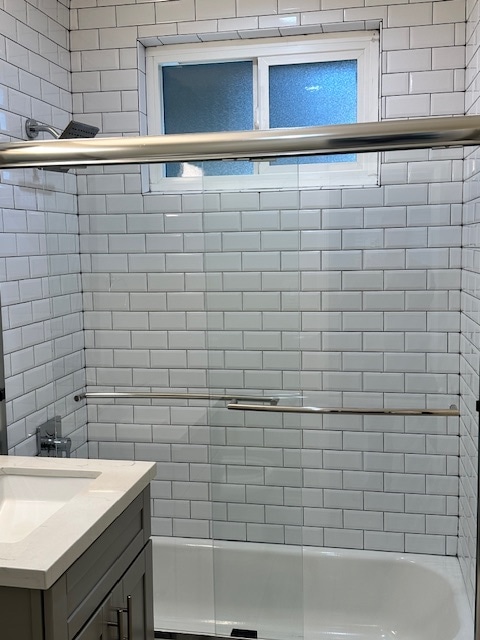 Building Photo - 7555 De Longpre Ave