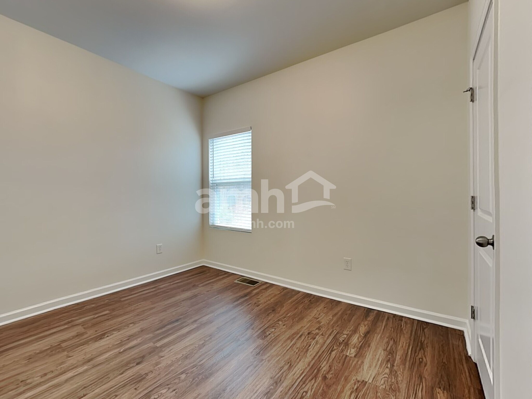 Building Photo - 2065 Tanners Mill Dr