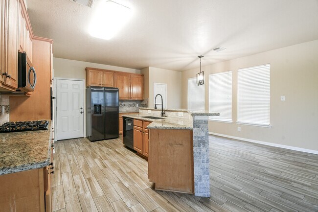 Building Photo - 5410 Linden Grove Ct