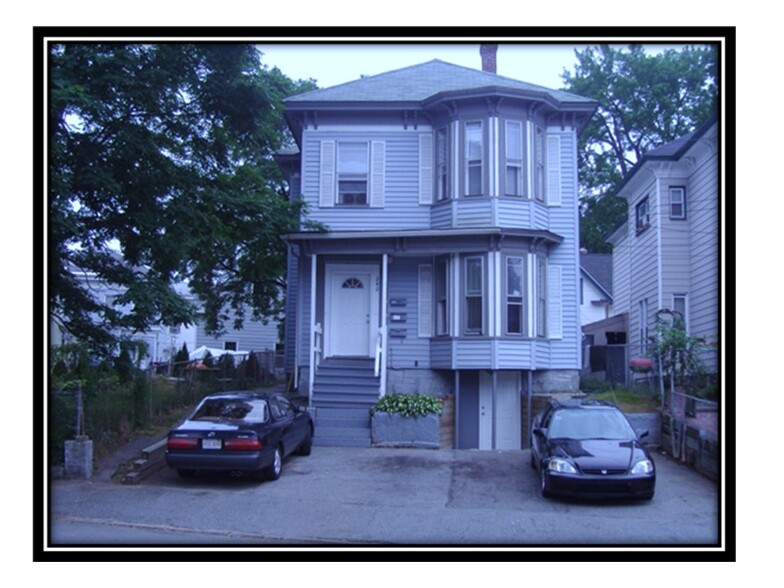 Building Photo - 242 Branch St