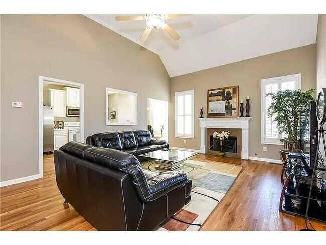 Building Photo - 2479 Sandstone Pl NE