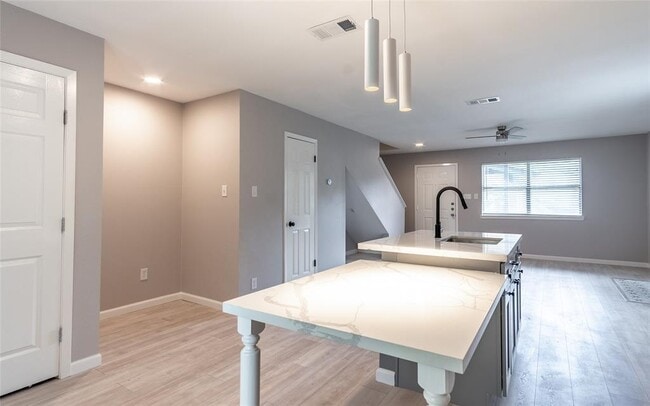 Building Photo - 1505 Cinnamon Path