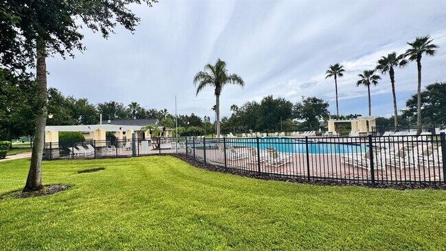 Building Photo - 643 Willett Dr