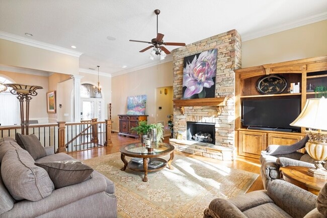 Primary Photo - 103 Big Oak Dr