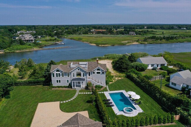 Building Photo - 115 Dune Rd