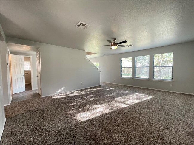 Building Photo - 203 Rim Rock Dr