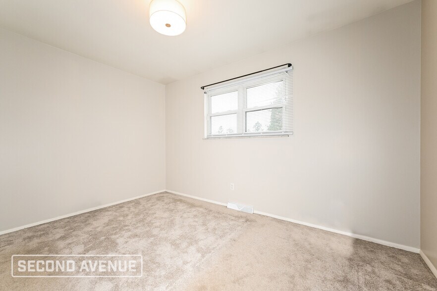 Building Photo - 1405 Cavitt Rd