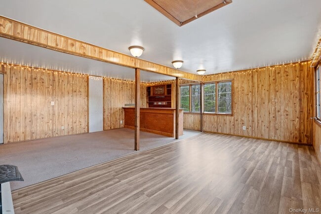 Building Photo - 7 Red Top Rd