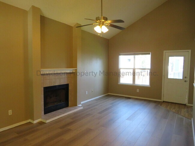 Building Photo - 3280 Richmond Dr