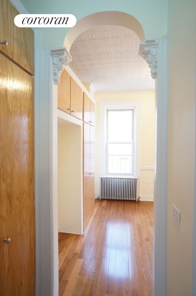 Building Photo - 59-13 Bleecker St