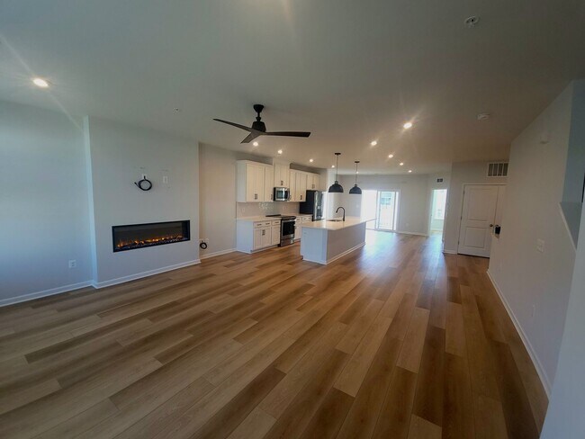 Building Photo - Like New 3 Bedroom Home with Garage For Rent in Henrico