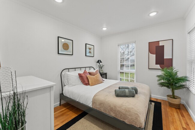 Primary Photo - 12160 SW Douglas St