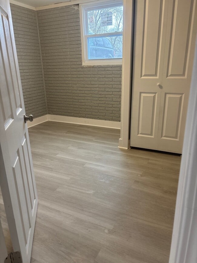 Building Photo - 1453 Diplomat Ln