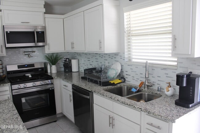 Building Photo - 640 Paseo Dulce Ave