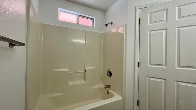 Building Photo - One Bedroom Apartment Near Downtown SLO