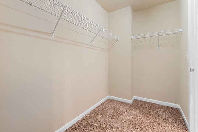 Building Photo - Beautiful 4BR, 2.5BA End Unit Townhome in East Raleigh - Available Now!