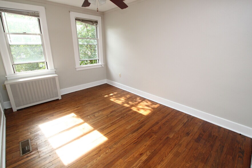 Building Photo - 5535 Centre Ave