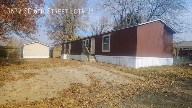 Building Photo - 3637 SE 6th St