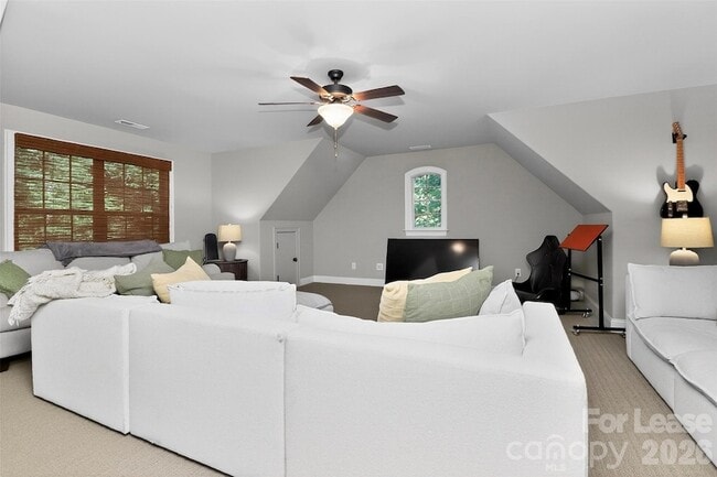 Building Photo - 6031 Greystone Dr