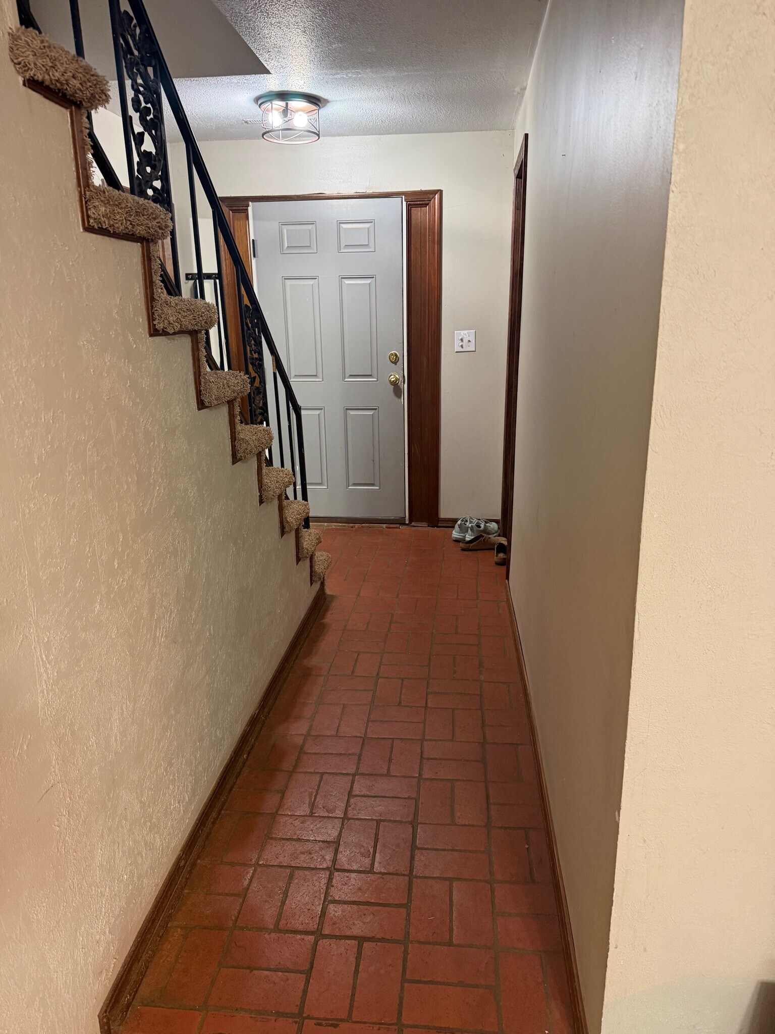 Building Photo - 641 Belle Air Ave