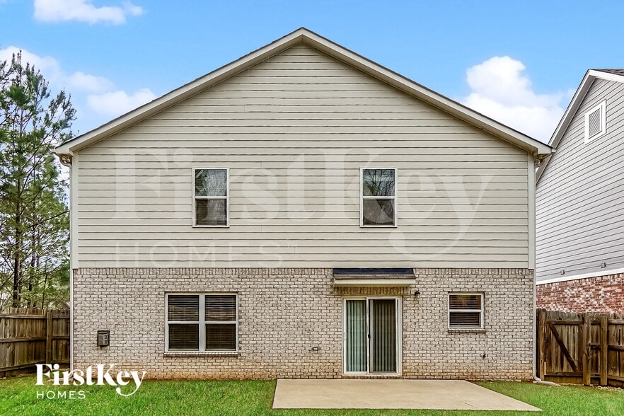 Building Photo - 326 Chapel Hill Trail