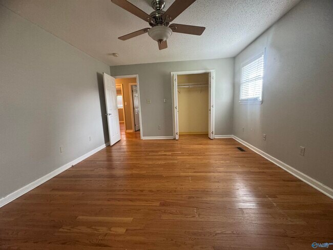 Building Photo - 4718 Rutledge Dr NW