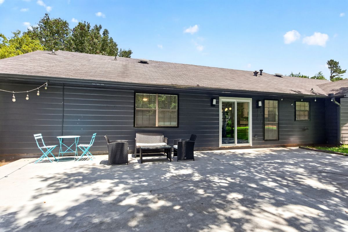 Building Photo - 11525 Matthews Trail