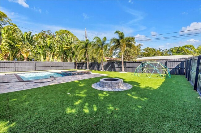 Building Photo - 4891 Venetian Blvd NE