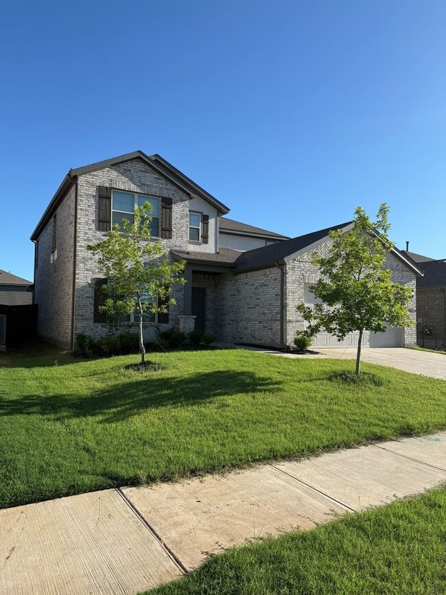 Building Photo - Spacious 5BR House in Pilot Point