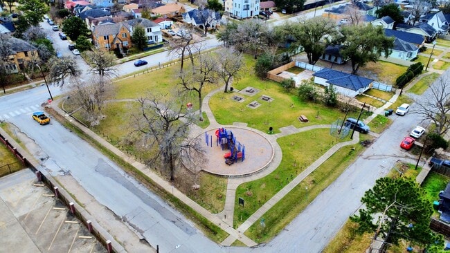 Building Photo - 5115 Clay St