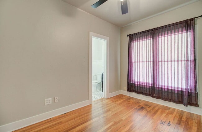 Building Photo - 1310 W Lynwood St