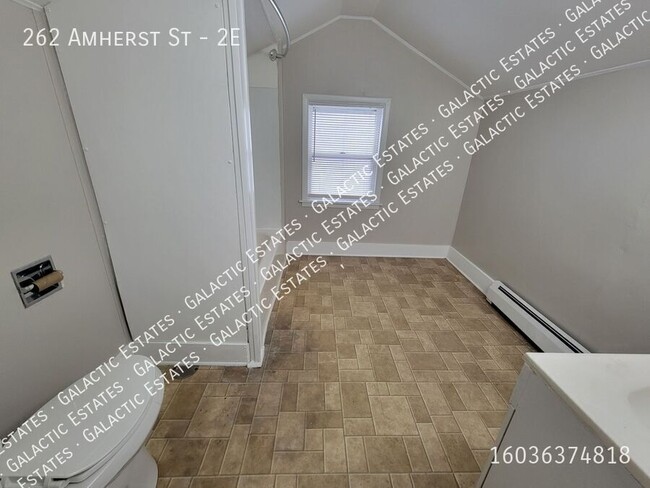 Building Photo - Spacious 1 bed 1 bath apartment east side ...