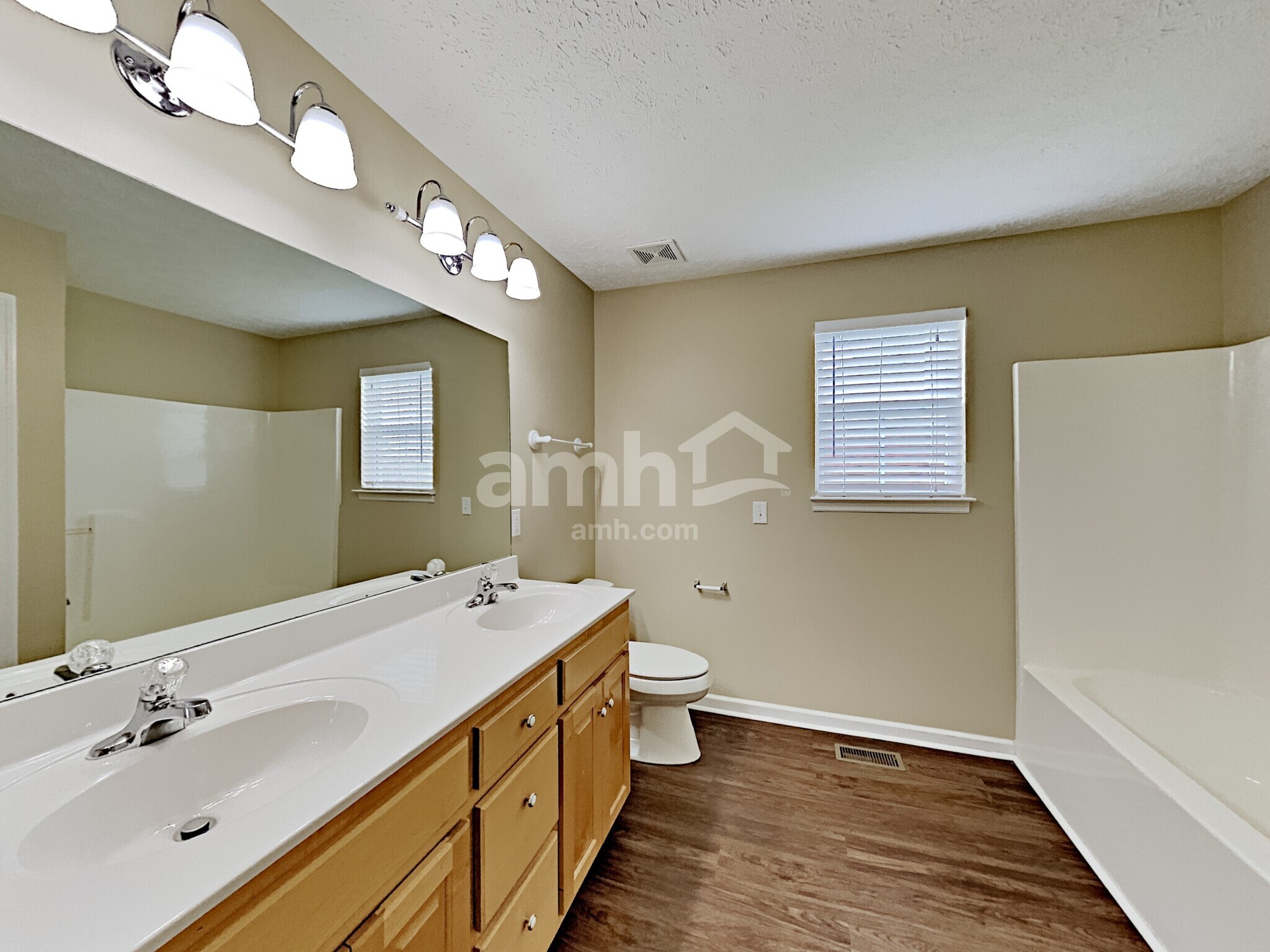 Building Photo - 308 Bluefield Ln