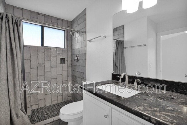Building Photo - 3841 E Bighorn Ave